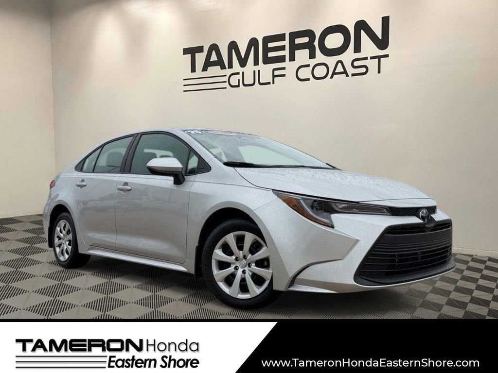 Used 2025 Toyota Corolla LE FWD image 1
