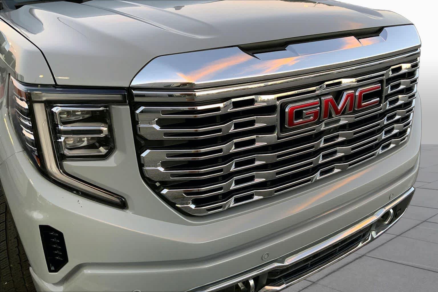 Used 2025 GMC Sierra 1500 Denali w/ Technology Package AWD/4WD image 27