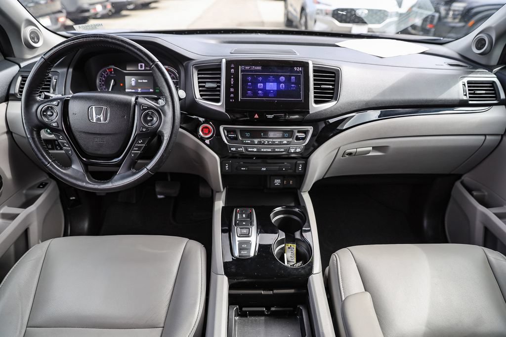 Used 2018 Honda Pilot Touring image 12