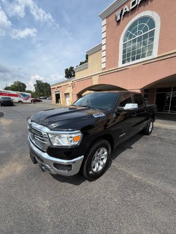 Used 2024 RAM 1500 Laramie AWD/4WD image 3