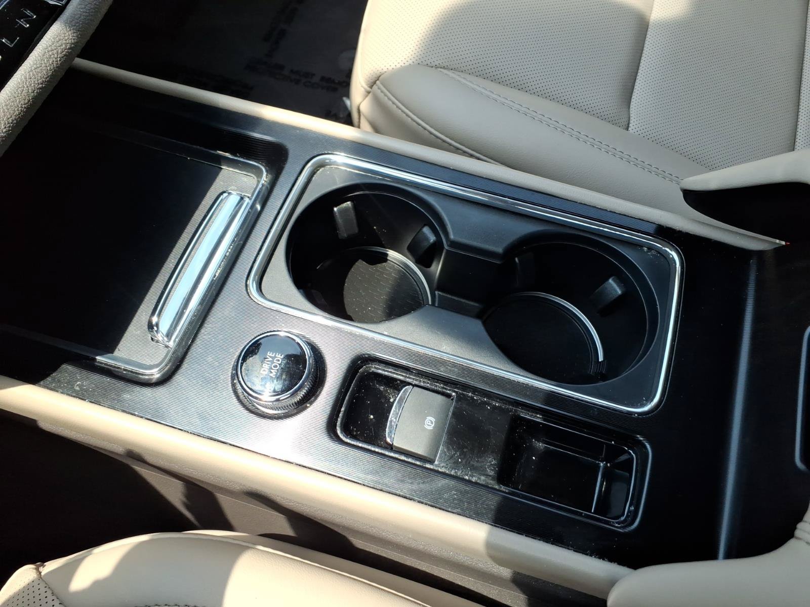 Certified 2022 Lincoln Corsair AWD w/ Equipment Group 101A image 18