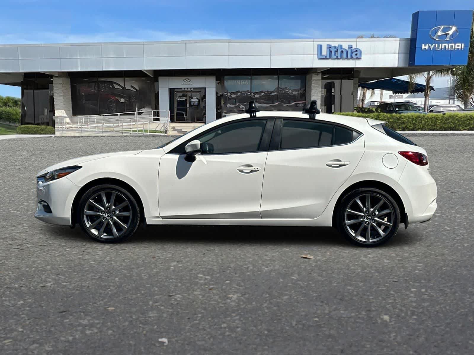 Used 2018 MAZDA MAZDA3 Touring FWD image 6