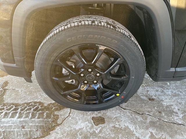 New 2026 Jeep Compass Latitude w/ Sun and Sound Group AWD/4WD image 11