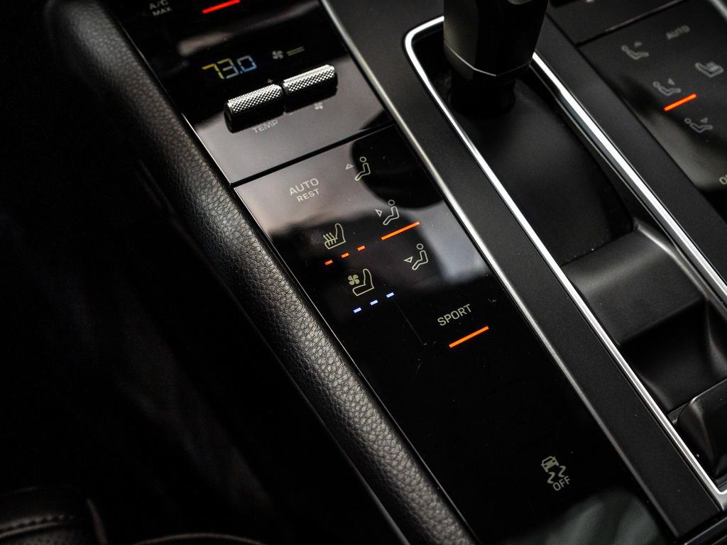 Used 2025 Porsche Macan image 20