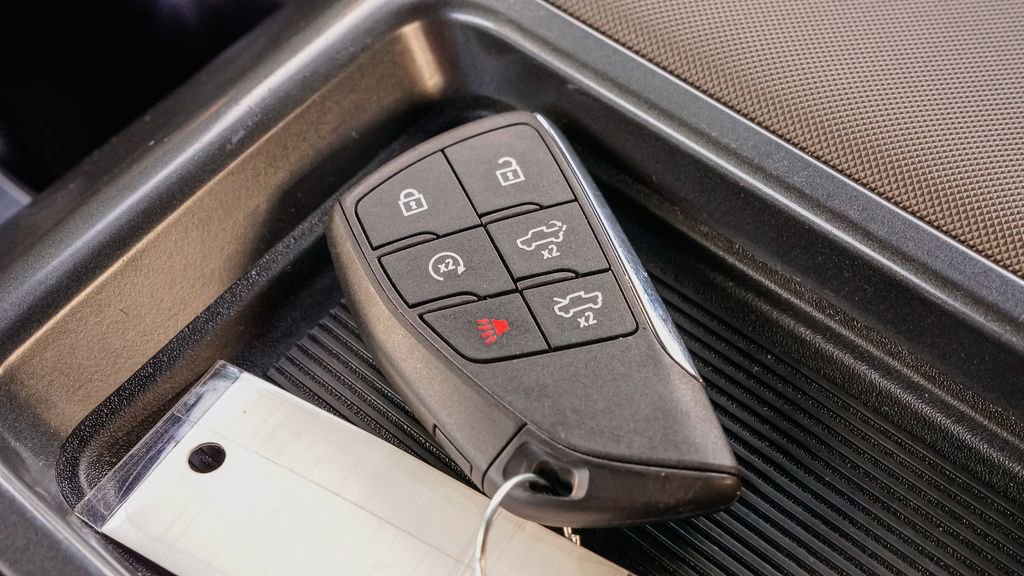 Used 2025 GMC Hummer EV 2X image 25