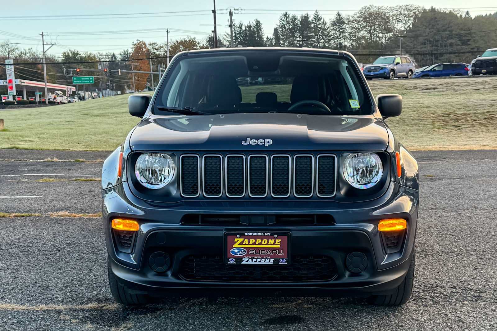 Used 2023 Jeep Renegade Latitude AWD/4WD image 8
