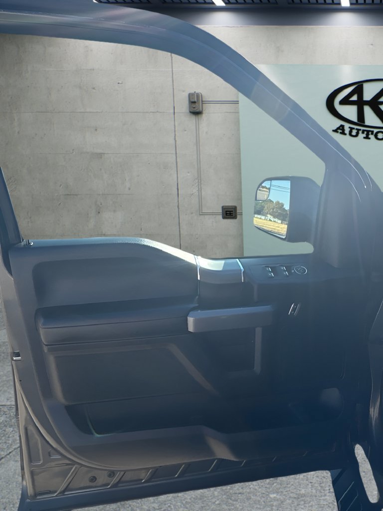 Used 2017 Ford F150 XLT w/ Equipment Group 302A Luxury AWD/4WD image 12