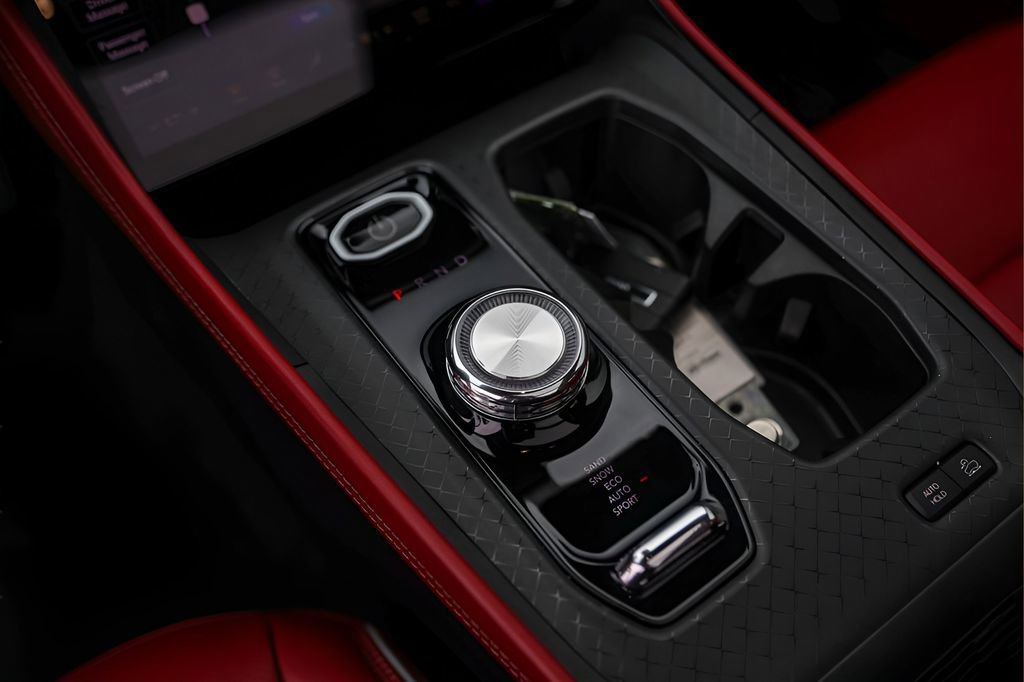 Used 2025 Jeep Wagoneer S Launch Edition image 19