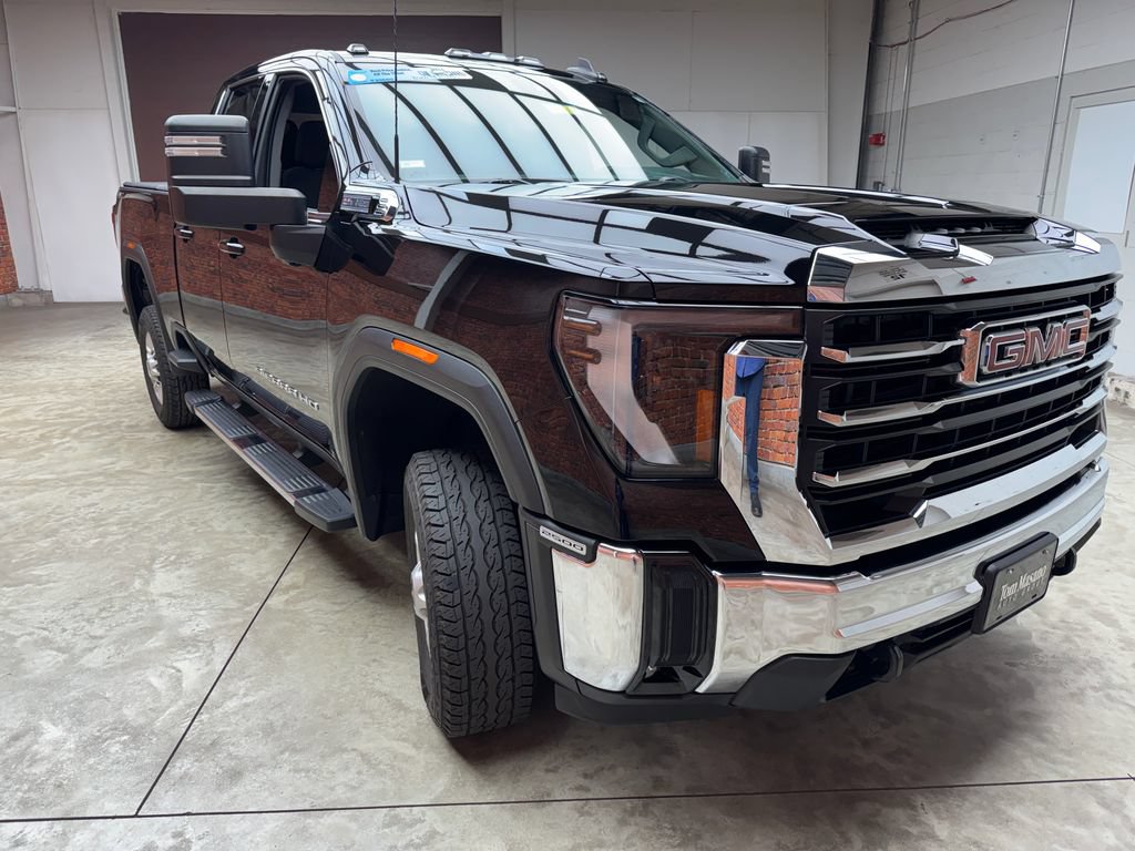 Used 2024 GMC Sierra 2500 SLE w/ SLE Value Package; AWD/4WD image 8
