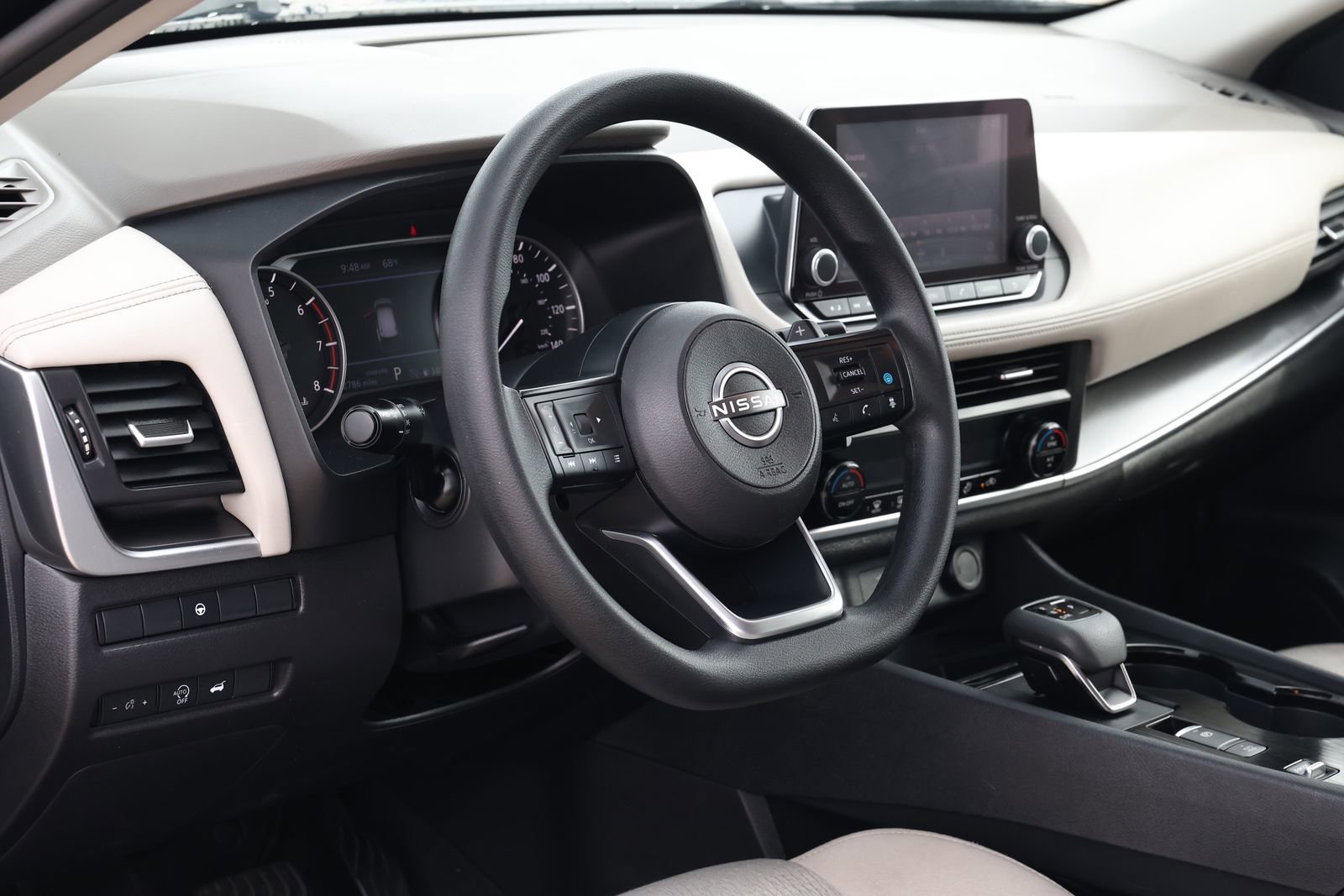 Used 2024 Nissan Rogue SV image 13