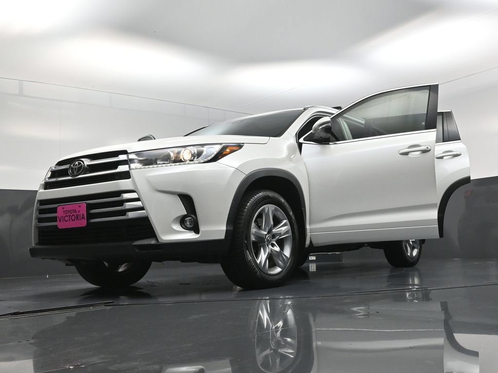 Used 2019 Toyota Highlander Limited FWD image 28