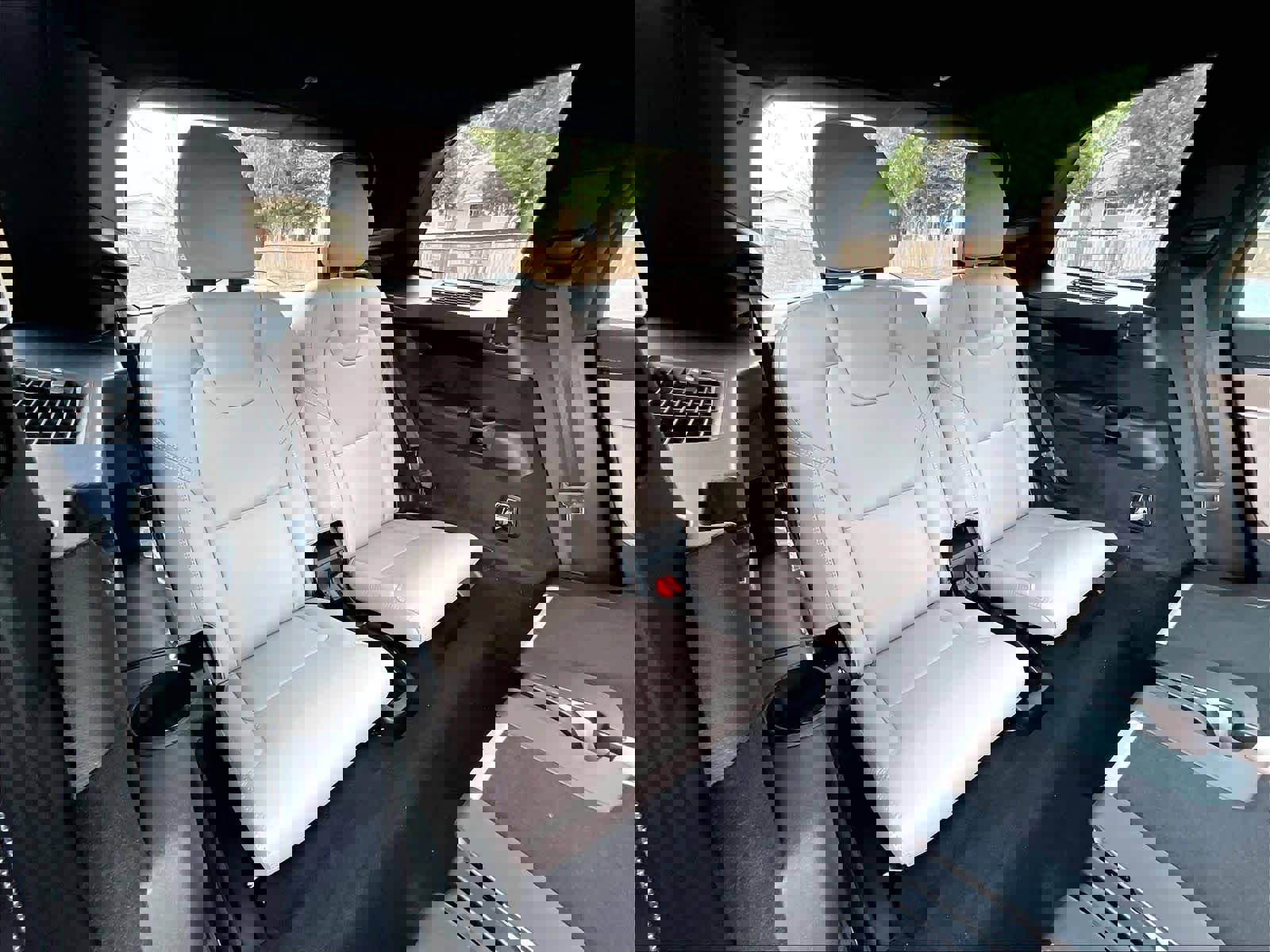 New 2026 Volvo XC90 T8 Ultra w/ Lounge Package image 28