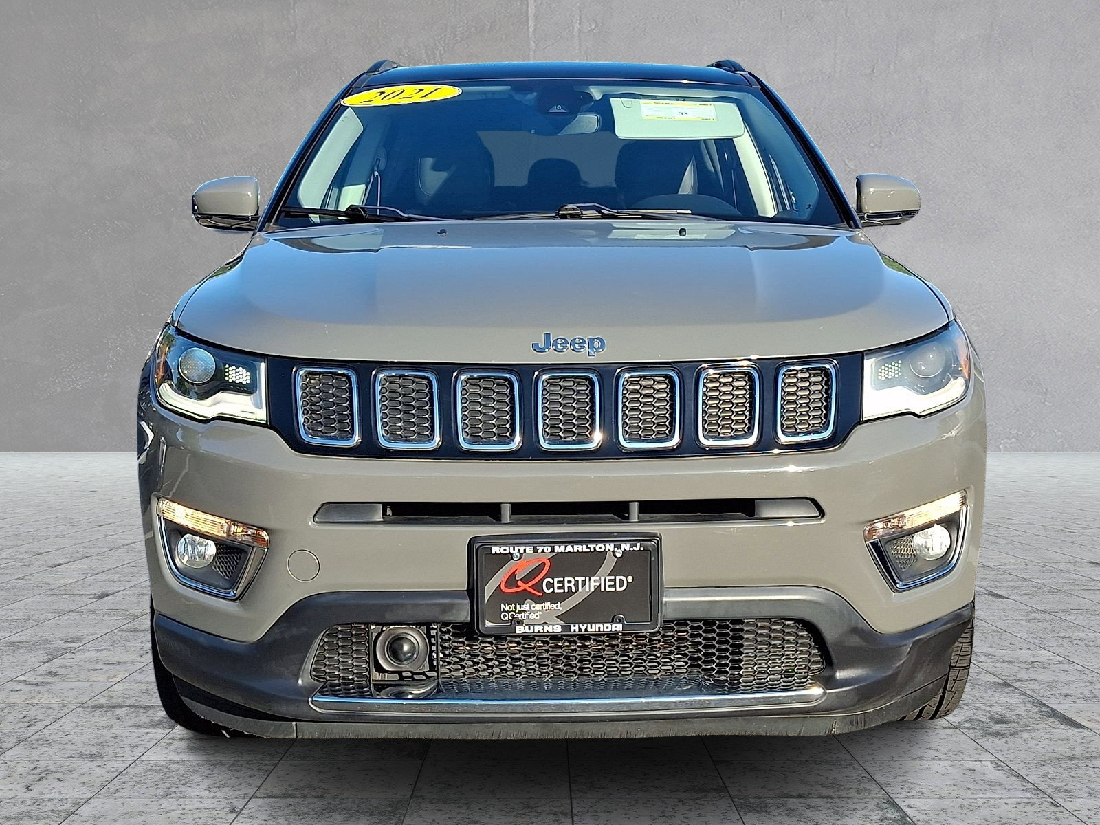 Used 2021 Jeep Compass Limited w/ Elite Exterior Group AWD/4WD image 2