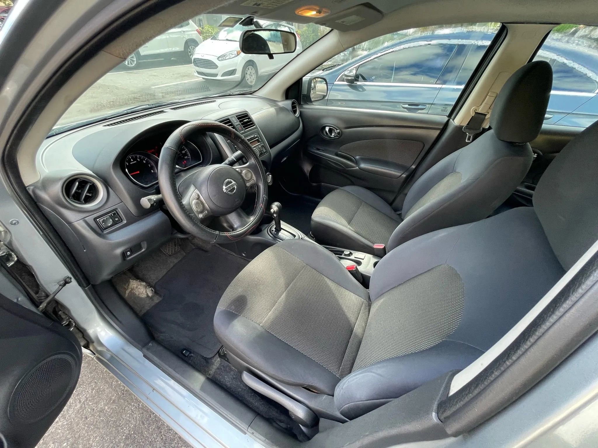 Used 2012 Nissan Versa SL image 21