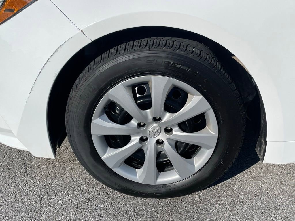Used 2022 Toyota Corolla LE FWD image 31