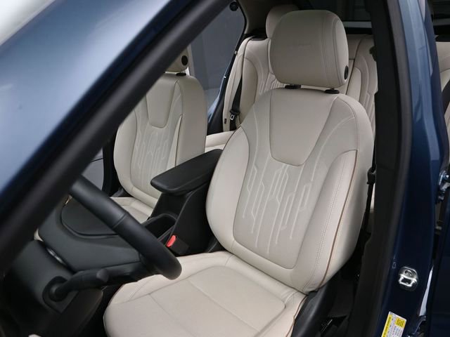 Certified 2024 Buick Encore GX Avenir w/ Avenir Technology Package AWD/4WD image 11