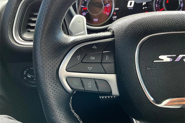 Used 2015 Dodge Challenger SRT image 20