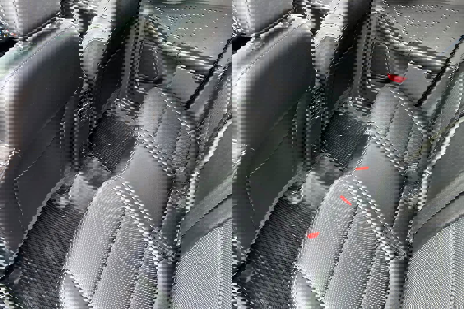 Used 2020 Ford Escape Titanium w/ Titanium Premium Package 2.0 image 4