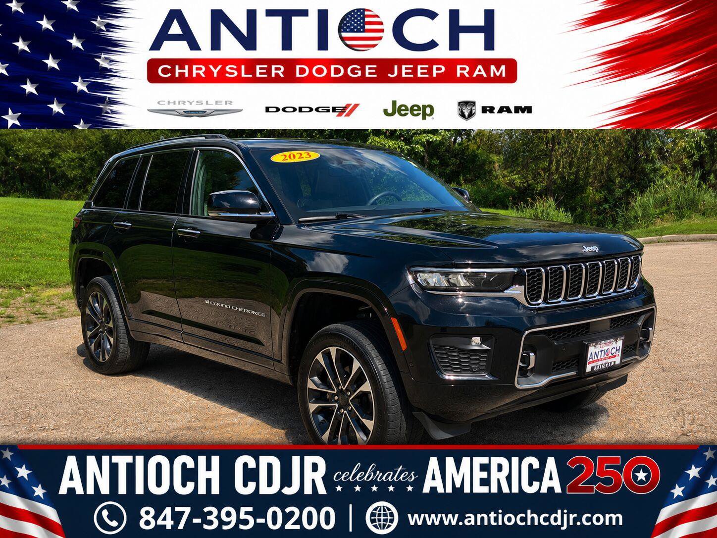 Used 2023 Jeep Grand Cherokee Overland w/ Luxury Tech Group IV AWD/4WD image 1