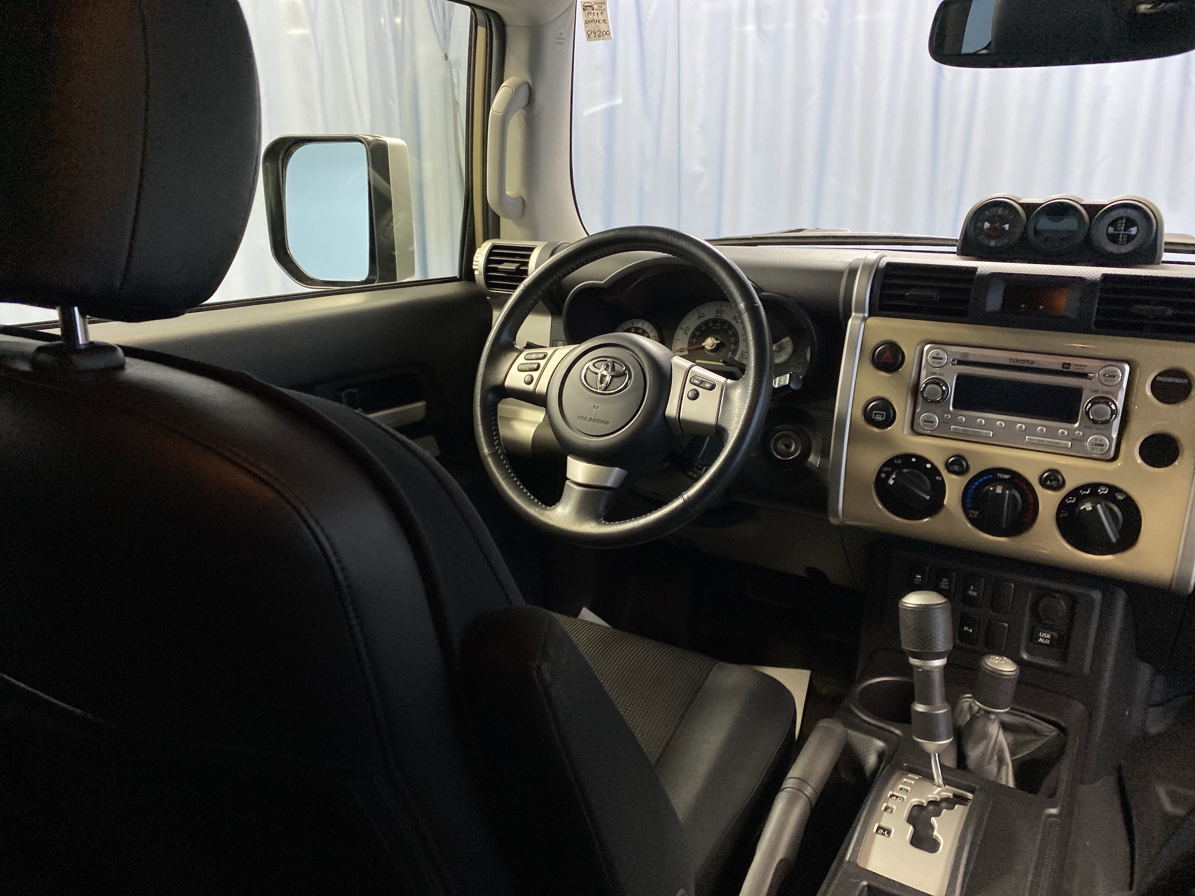 Used 2013 Toyota FJ Cruiser 4WD image 35