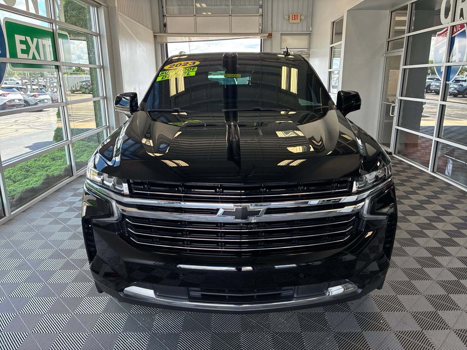 Used 2023 Chevrolet Tahoe LT w/ LT Signature Package AWD/4WD image 2