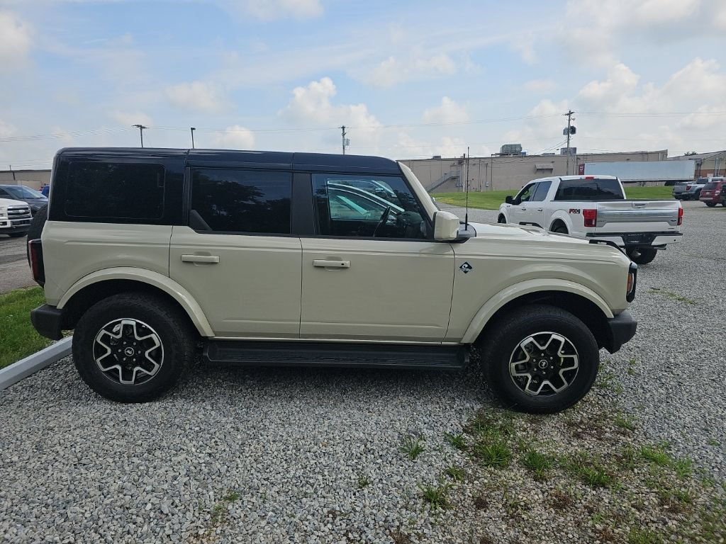 Used 2025 Ford Bronco Outer Banks AWD/4WD image 8