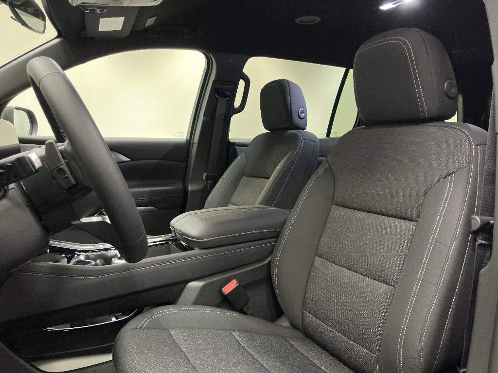 New 2026 Chevrolet Traverse LT w/ LPO, Floor Liner Package FWD image 9