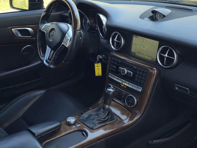 Used 2015 Mercedes-Benz SLK 350 image 9