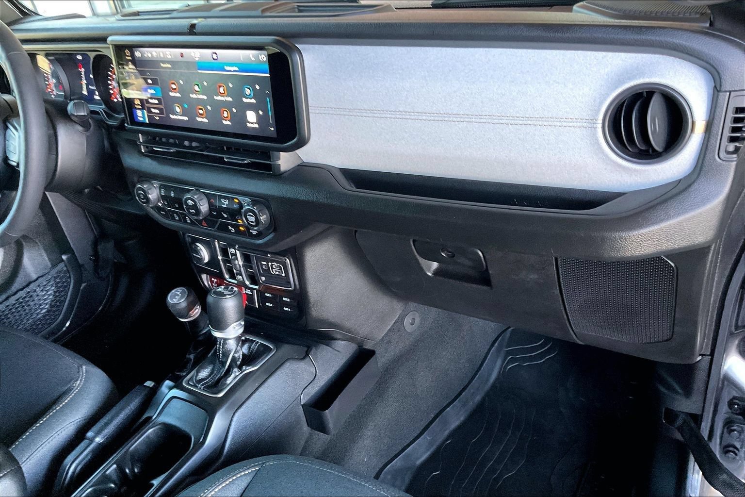 Used 2025 Jeep Wrangler Unlimited Sport AWD/4WD image 22