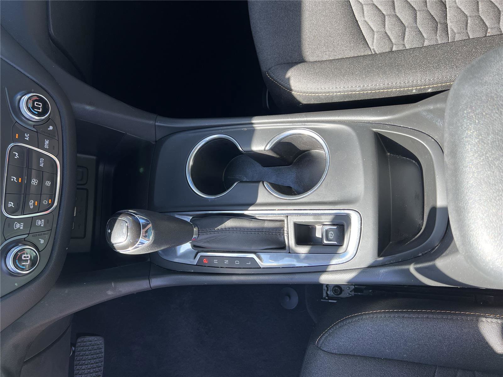 Used 2021 Chevrolet Equinox LT FWD image 14