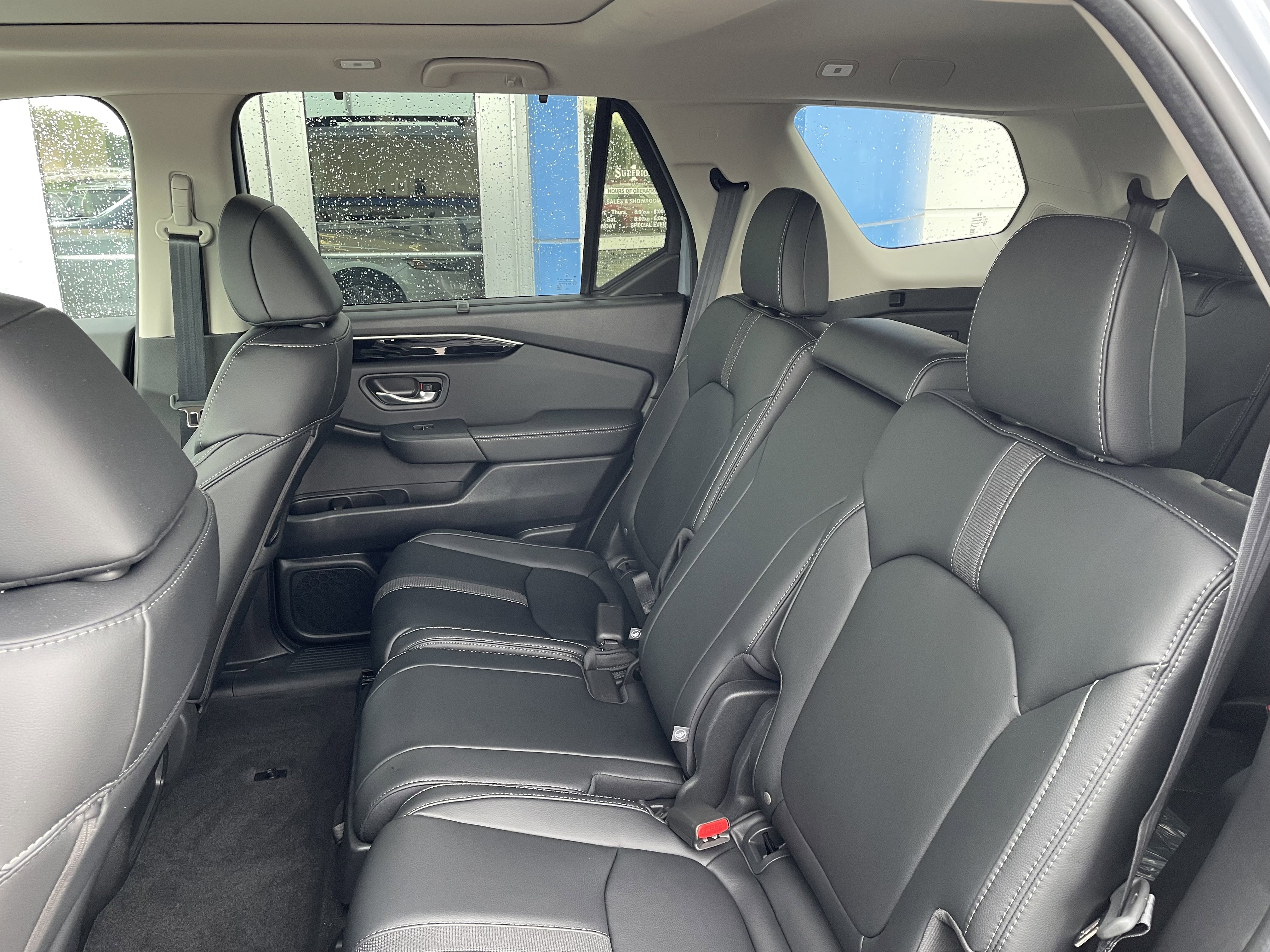 New 2025 Honda Pilot Touring image 7