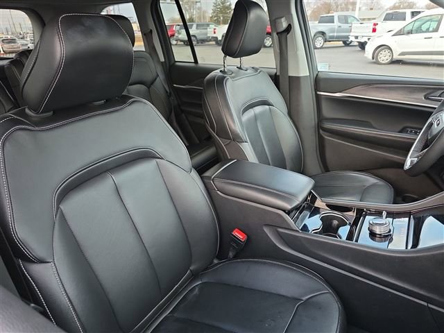 Used 2023 Jeep Grand Cherokee Limited image 31