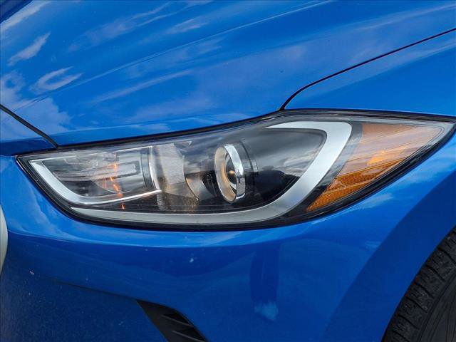 Used 2017 Hyundai Elantra SE FWD image 2