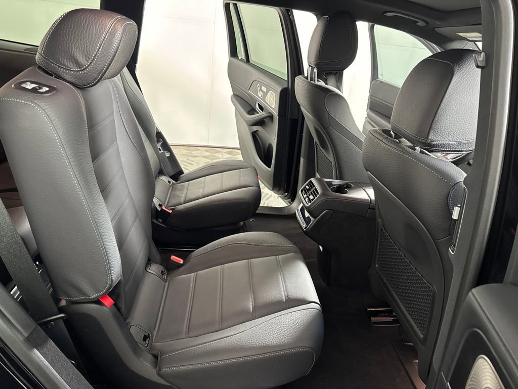 Certified 2025 Mercedes-Benz GLS 580 4MATIC w/ Acoustic Comfort Package image 24