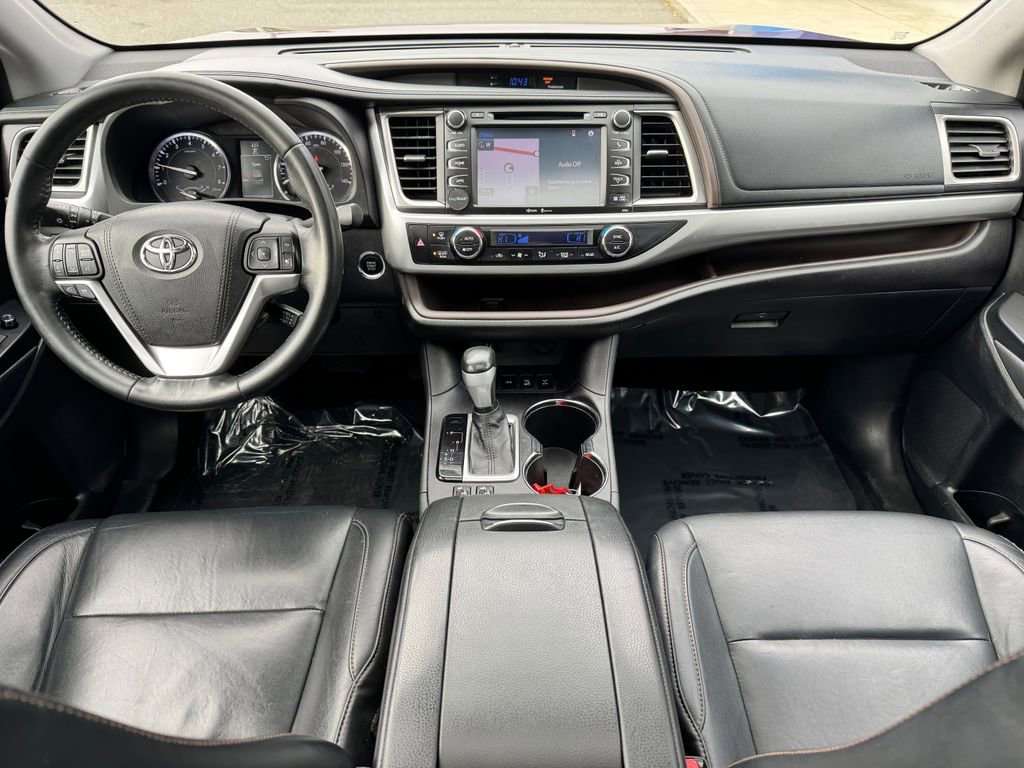 Used 2015 Toyota Highlander XLE image 18