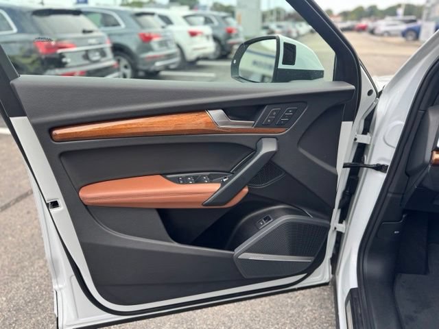 Used 2023 Audi Q5 2.0T Premium Plus w/ Premium Plus Package AWD/4WD image 19