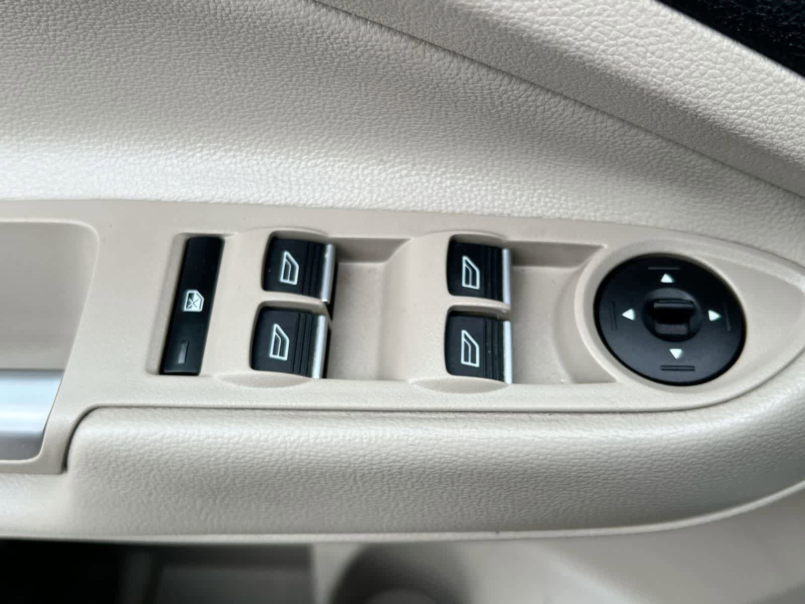 Used 2018 Ford Escape Titanium AWD/4WD image 17