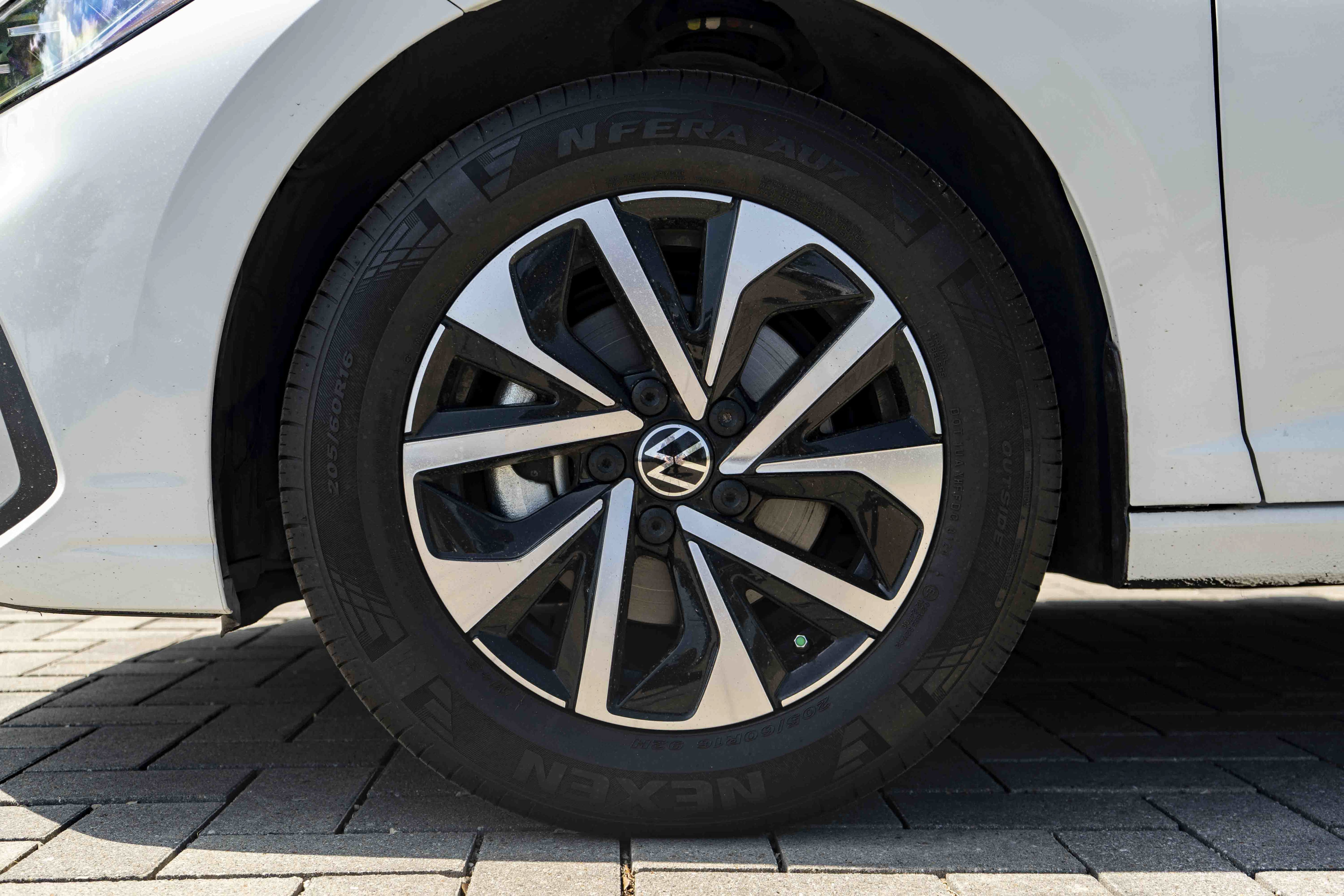 Certified 2025 Volkswagen Jetta S FWD image 13