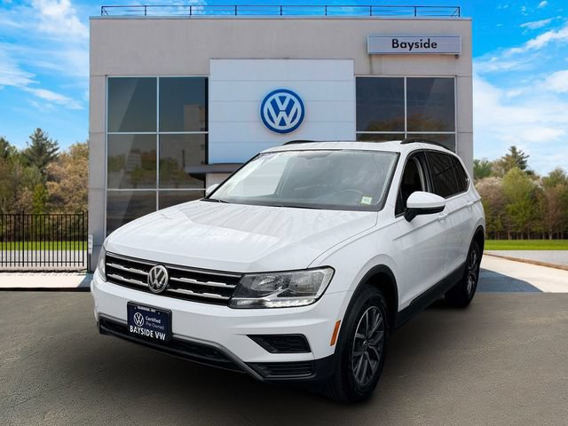 Certified 2020 Volkswagen Tiguan SE w/ Panoramic Sunroof Package AWD/4WD image 4