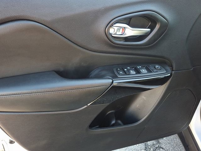 Used 2021 Jeep Cherokee Latitude Plus image 12