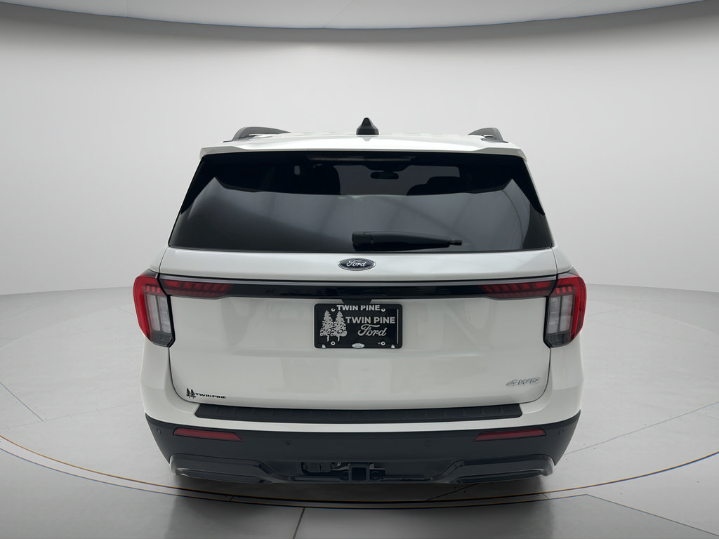 Used 2025 Ford Explorer ST-Line w/ ST-Line Street Pack AWD/4WD image 4