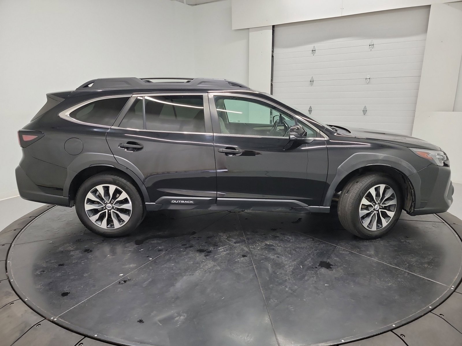 Used 2023 Subaru Outback Limited AWD/4WD image 11