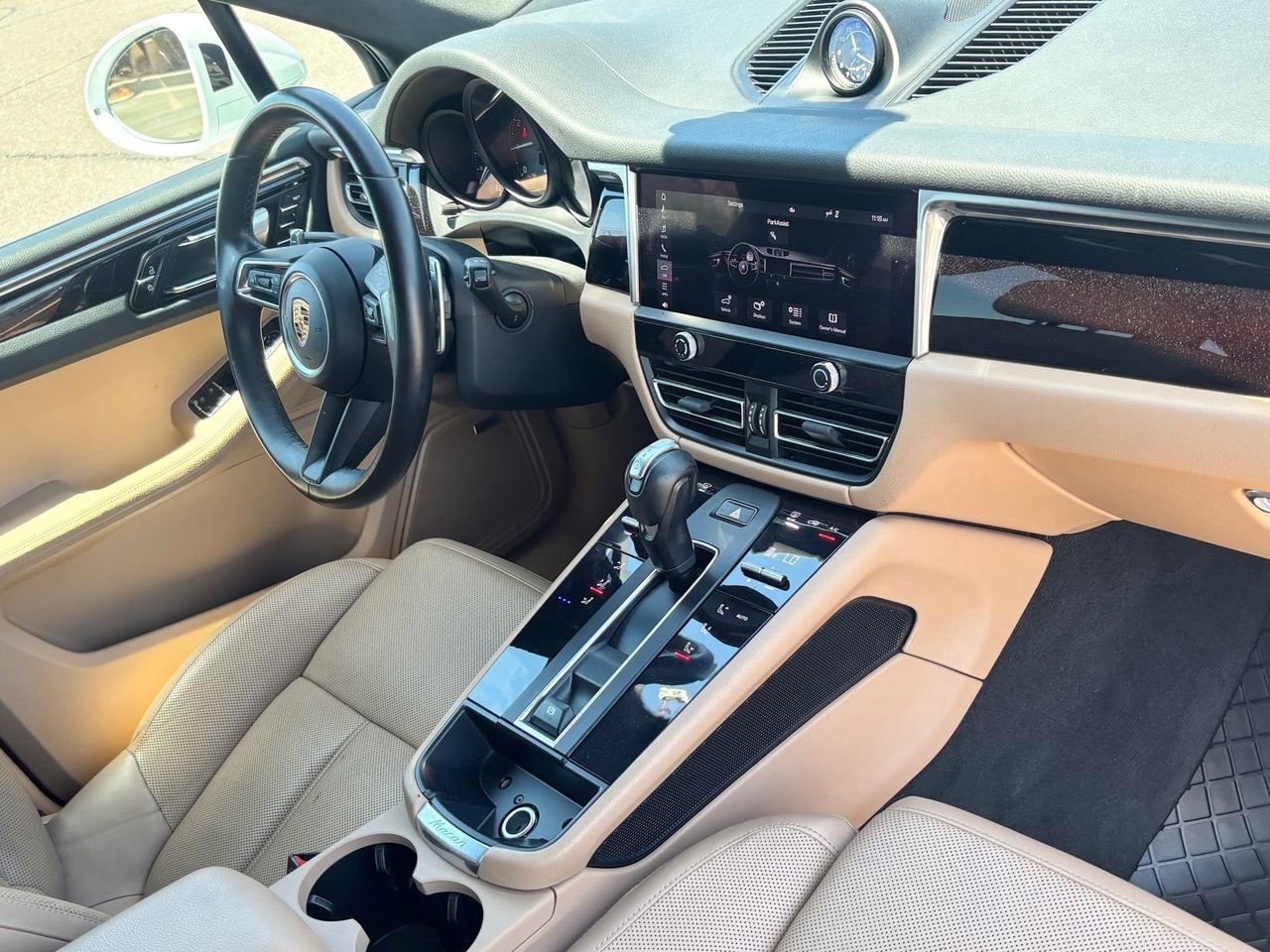 Used 2022 Porsche Macan AWD/4WD image 9