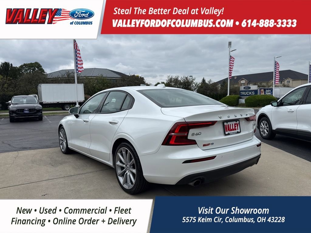 Used 2021 Volvo S60 T6 Momentum image 4