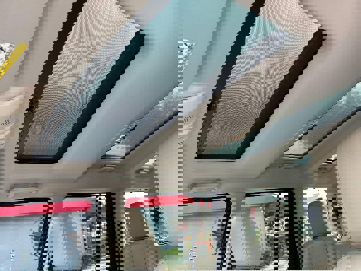 Used 2016 Land Rover LR4 HSE LUX image 17