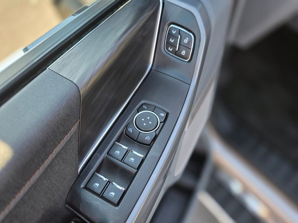 Used 2025 Ford F150 Lariat w/ Equipment Group 501A Mid image 19