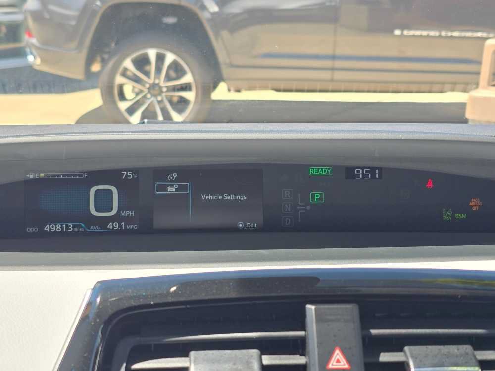 Used 2020 Toyota Prius LE AWD/4WD image 20
