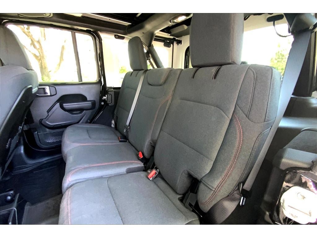 Used 2024 Jeep Wrangler Unlimited Rubicon w/ Technology Group image 26