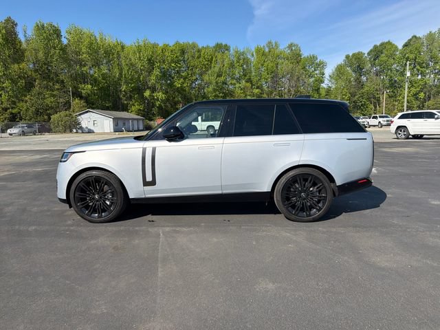 Used 2025 Land Rover Range Rover SE AWD/4WD image 9