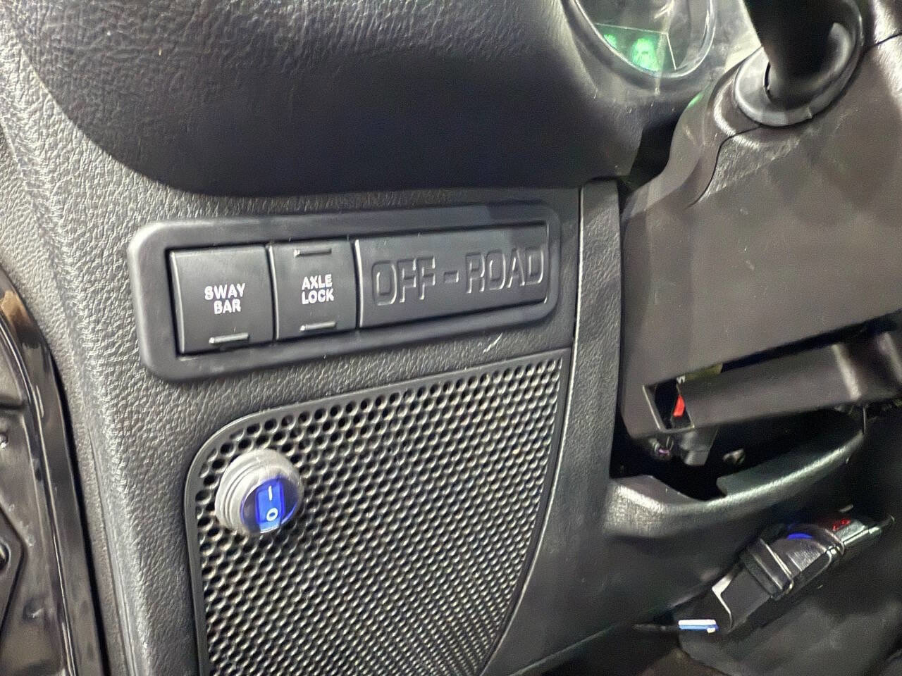 Used 2016 Jeep Wrangler Unlimited Rubicon w/ Max Tow Package image 30